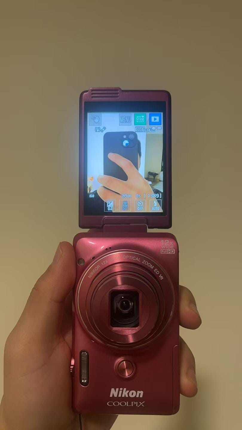 Nikon COOLPIX S6900 16.0MP 12x Optical Zoom Digital Camera - Test 100% Working