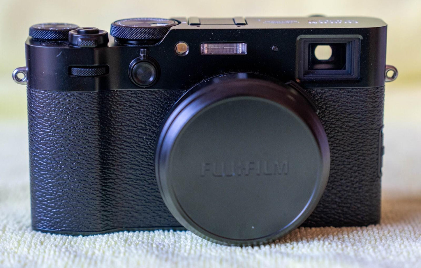 Fujifilm X100 VI 40.2MP 6.2K Digital Camera Black - Xtras! - MINT