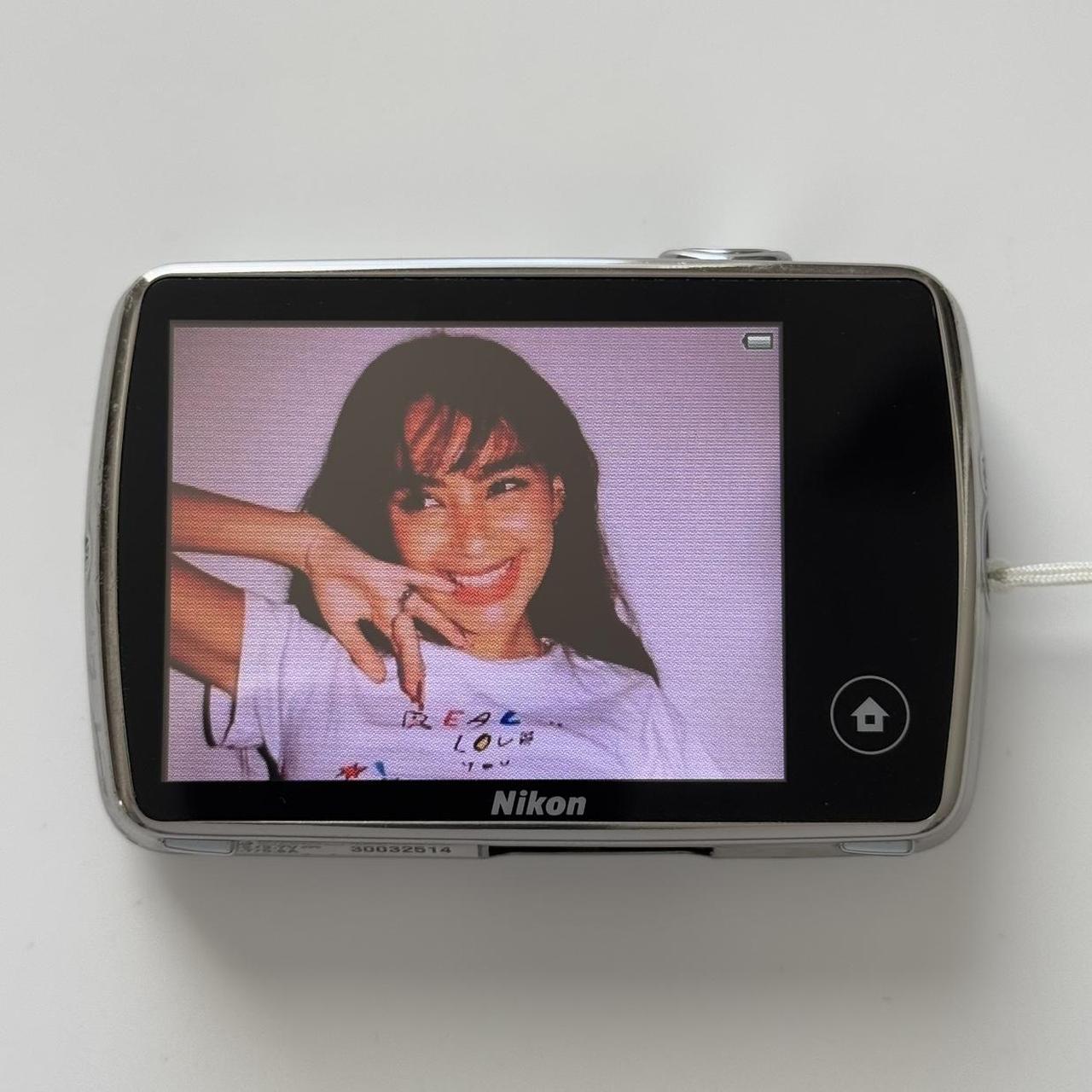 Pre-Owend Nikon Coolpix S01 Mini Digital Camera