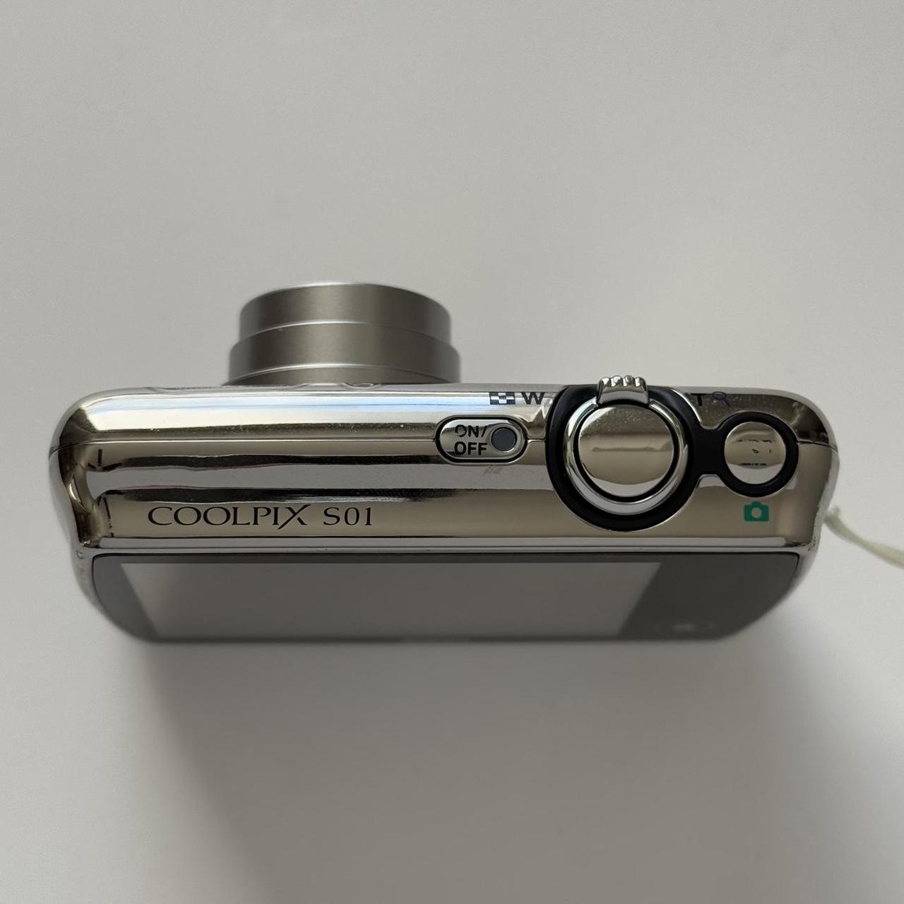 Pre-Owend Nikon Coolpix S01 Mini Digital Camera