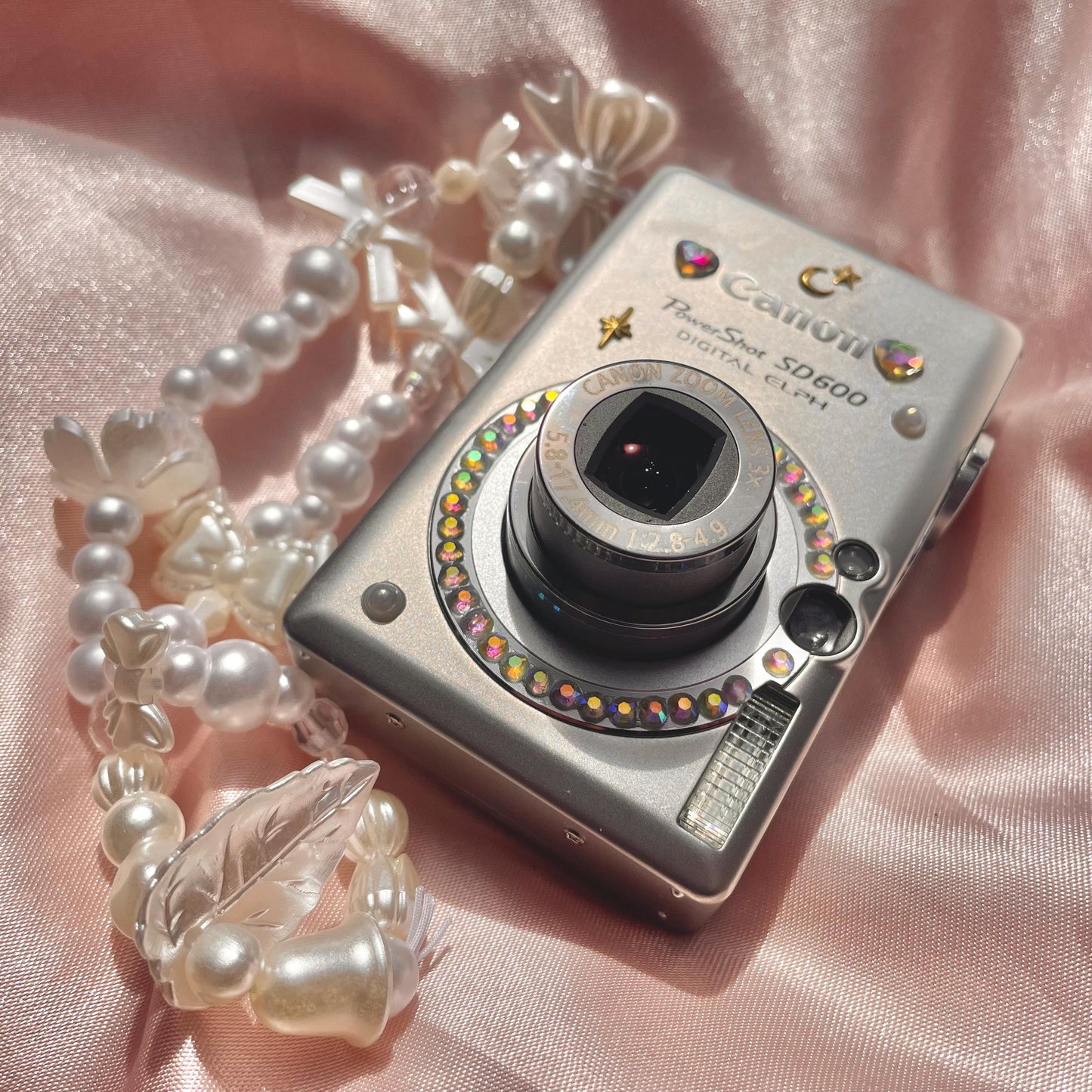 Canon PowerShot SD 600 near mint condition Digital Elph y2k aesthetic decorated digicam with beaded strap, full set PreOwned