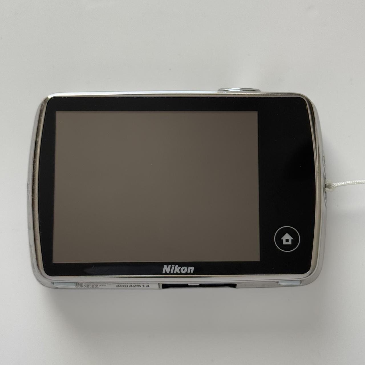 Pre-Owend Nikon Coolpix S01 Mini Digital Camera