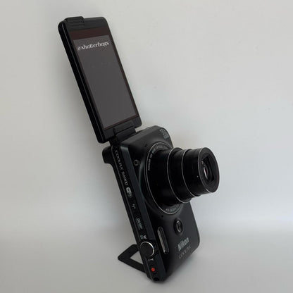 Pre-Owend Nikon Coolpix S6900 Digital Camera Bundle