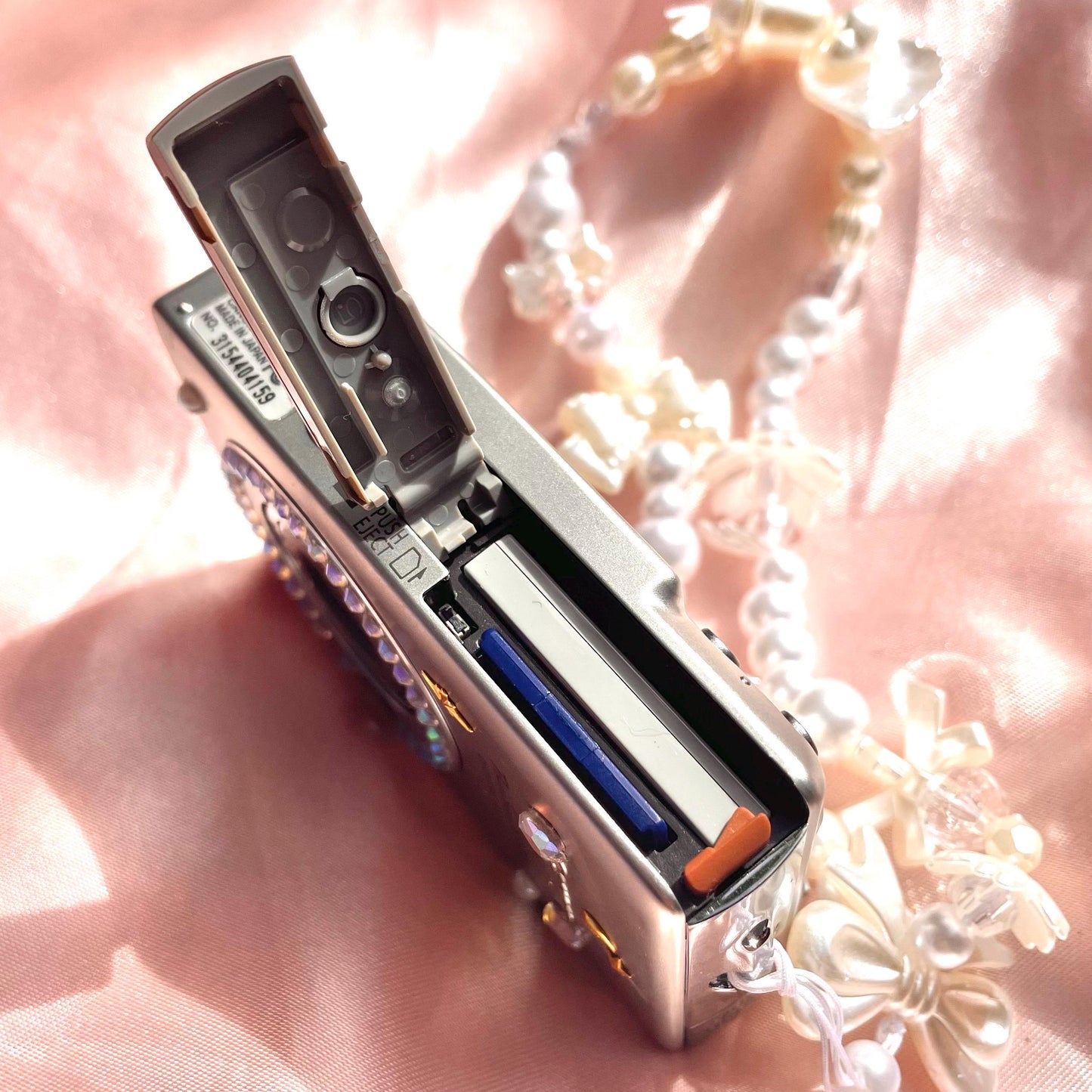 Canon PowerShot SD 600 near mint condition Digital Elph y2k aesthetic decorated digicam with beaded strap, full set PreOwned