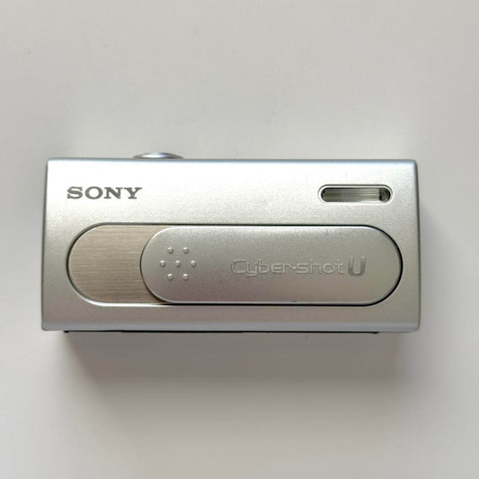 Pre-Owend Sony CyberShot U40 Mini Digital Camera Bundle