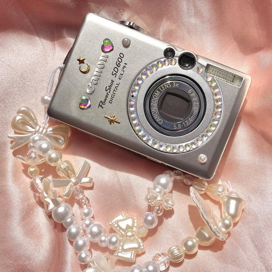 Canon PowerShot SD 600 near mint condition Digital Elph y2k aesthetic decorated digicam with beaded strap, full set PreOwned